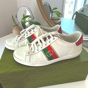 VGUC Gucci Tennis Shoes Women’s 9 Resort Stripe ❤️💚